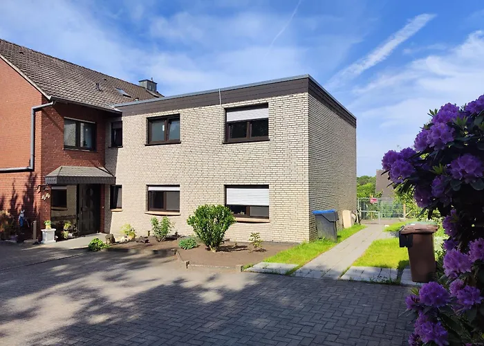 Nikis An Den Doerenther Klippen